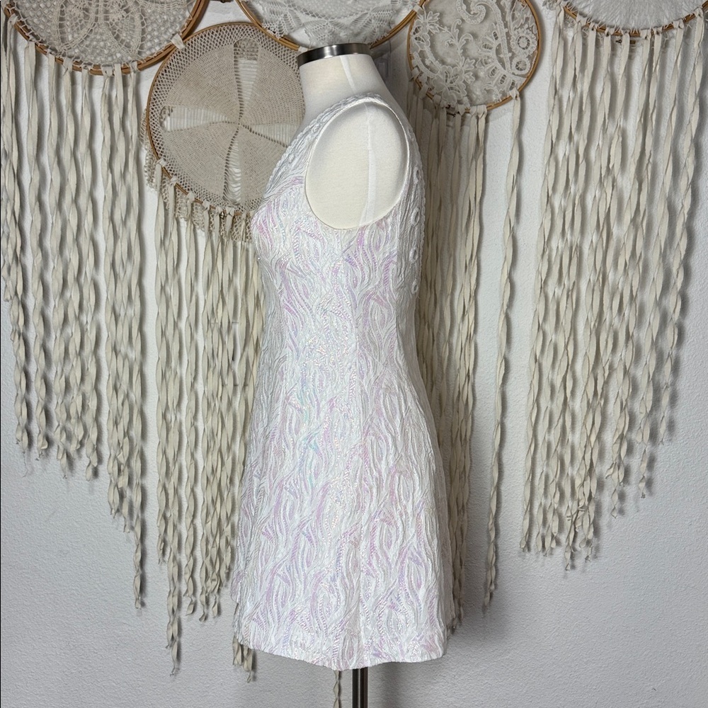 Lilly Pulitzer Brynn Iridescent Jacquard Resort White Mini Dress Size 2 - Picture 3 of 10